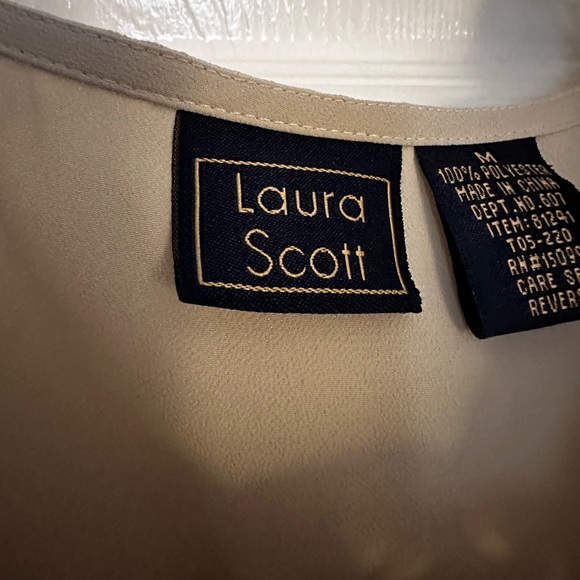 Laura Scott M - Picture 2 of 8